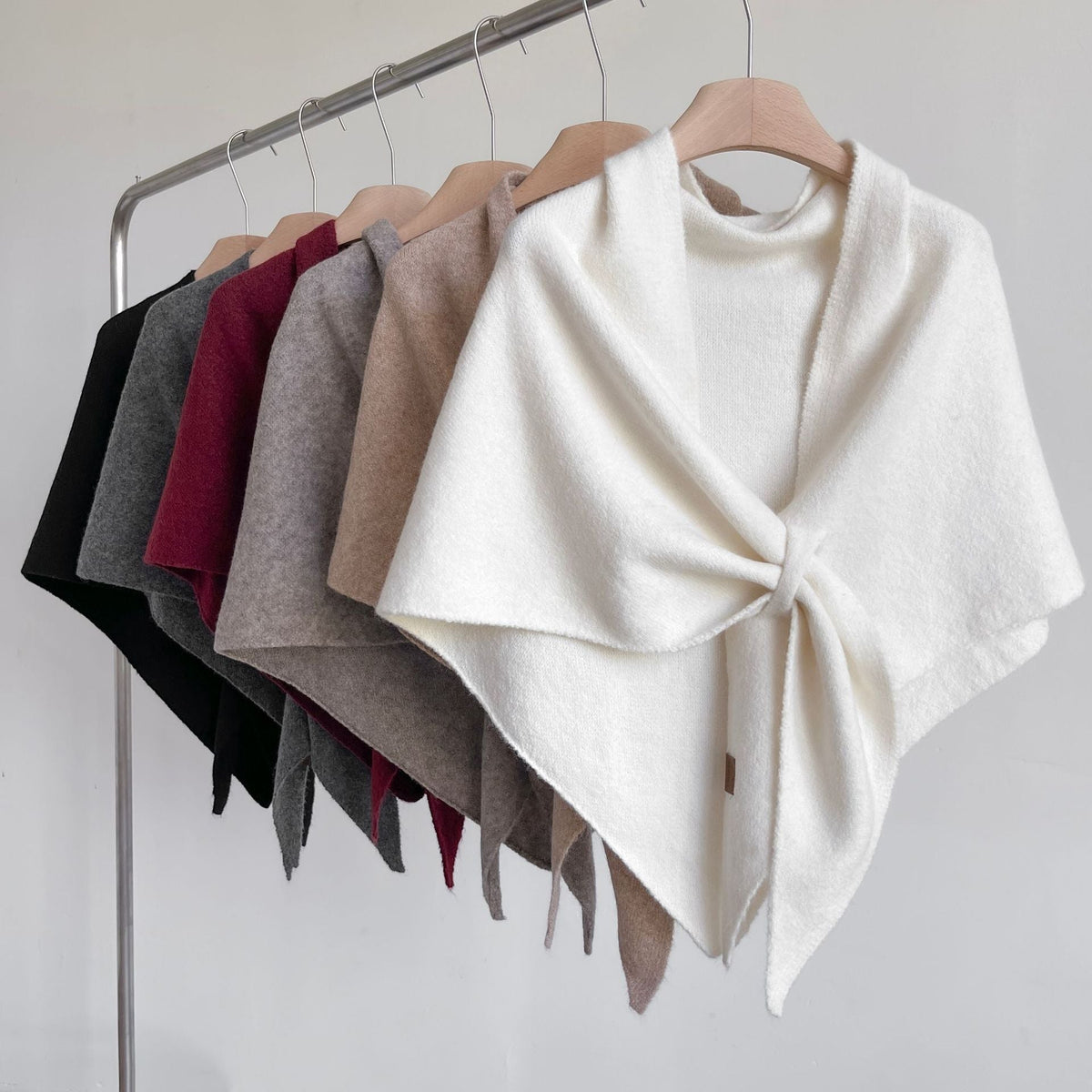 RAVEN | TEXTURED KNOTTED SHAWL