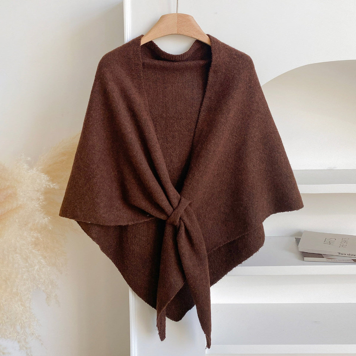 HAZEL | BROWN FLEECE TIE SHAWL
