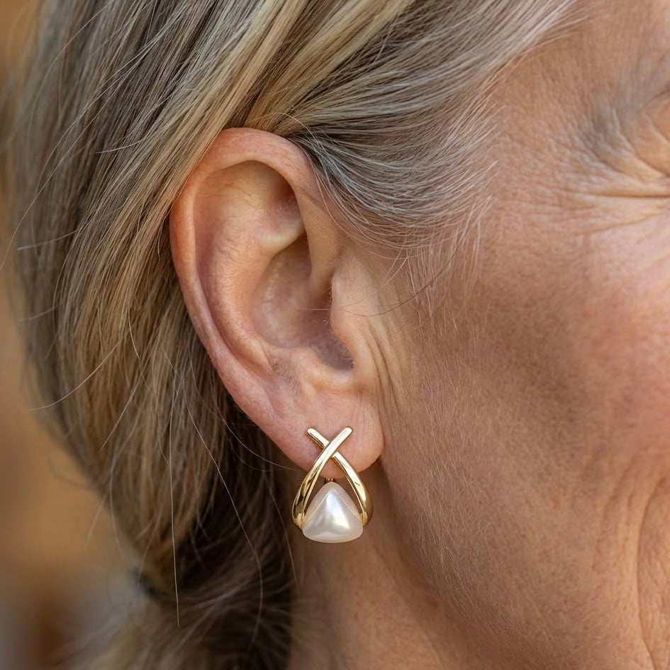 ELARA | EVERYDAY CLASSIC PEARL EARRINGS